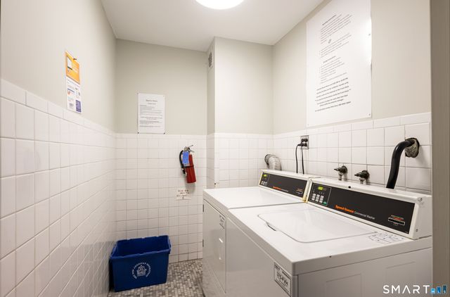 1 Strawberry Hill Court APT 2B, Stamford, CT 06902