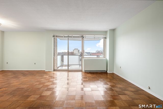 1 Strawberry Hill Court APT 2B, Stamford, CT 06902