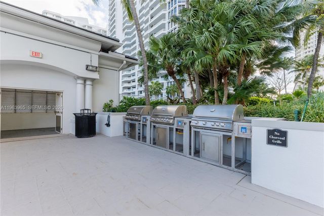 21205 Yacht Club Drive 304, Aventura, FL 33180