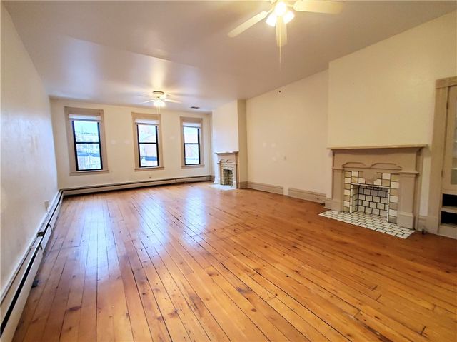 80 S 15th St 2, South Side, PA 15203