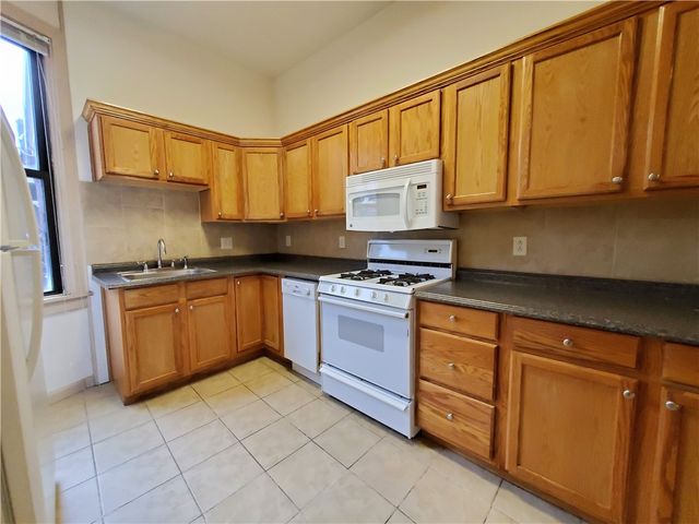 80 S 15th St 2, South Side, PA 15203
