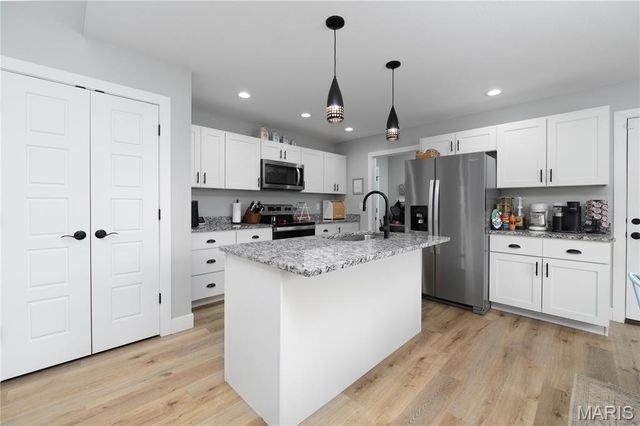 155 Mesa Drive, Waynesville, MO 65583