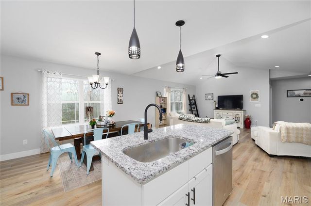 155 Mesa Drive, Waynesville, MO 65583