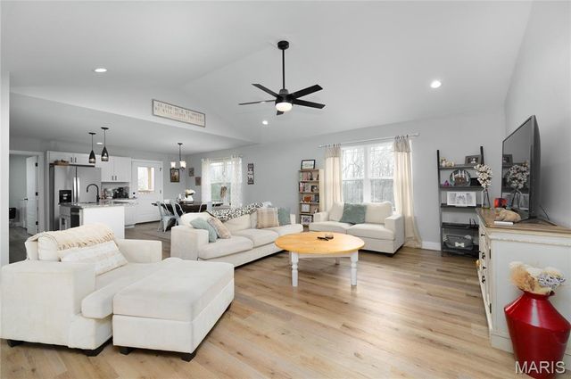 155 Mesa Drive, Waynesville, MO 65583