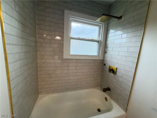 793 Georgetown Avenue, Elyria, OH 44035