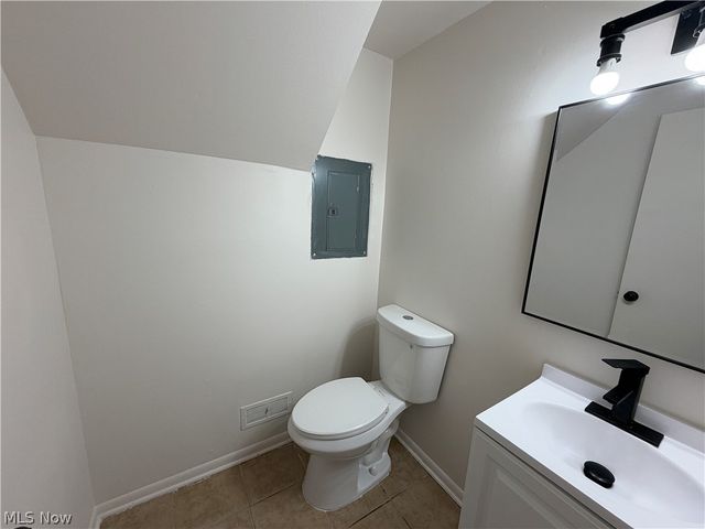 793 Georgetown Avenue, Elyria, OH 44035