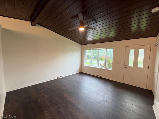 793 Georgetown Avenue, Elyria, OH 44035