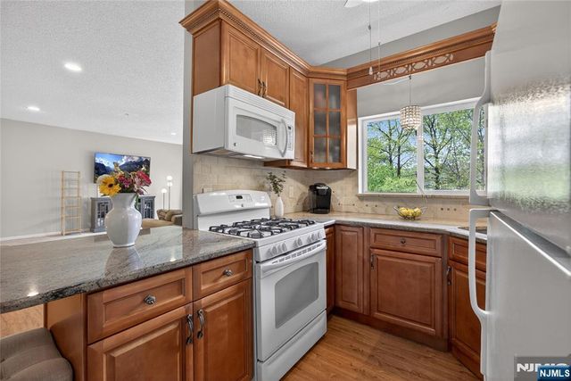 919 Burgundy Way, Wayne, NJ 07470
