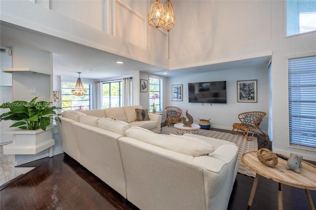 1501 NE 24th Street 1, Wilton Manors, FL 33305