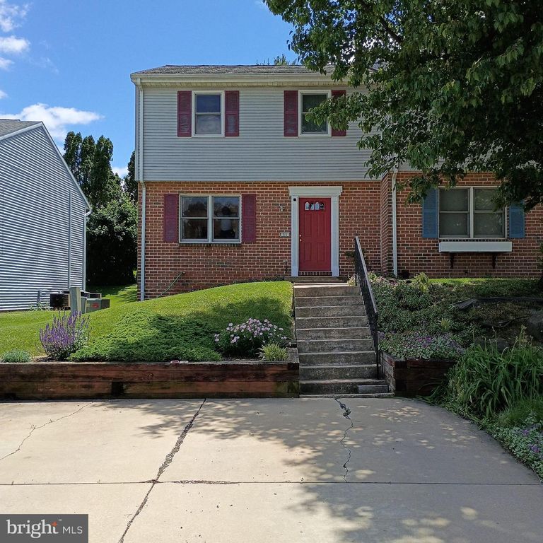 53 ORIOLE DR, Ephrata, PA 17522