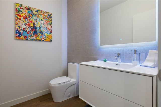 559 E 50th Street, Chicago, IL 60615