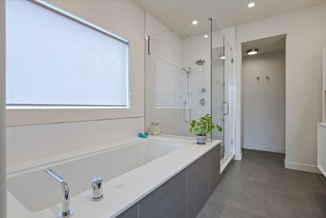 559 E 50th Street, Chicago, IL 60615