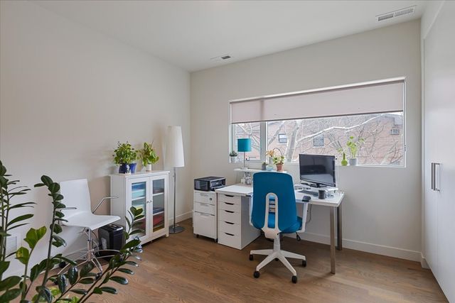 559 E 50th Street, Chicago, IL 60615