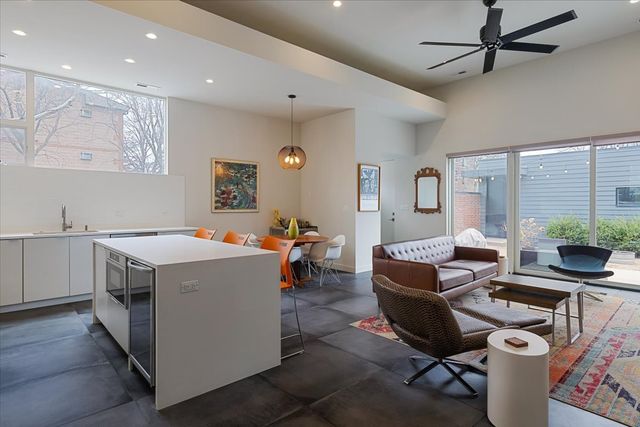 559 E 50th Street, Chicago, IL 60615