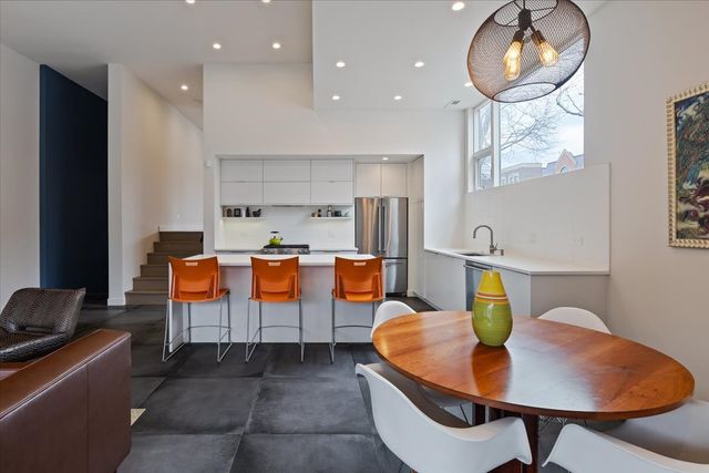 559 E 50th Street, Chicago, IL 60615