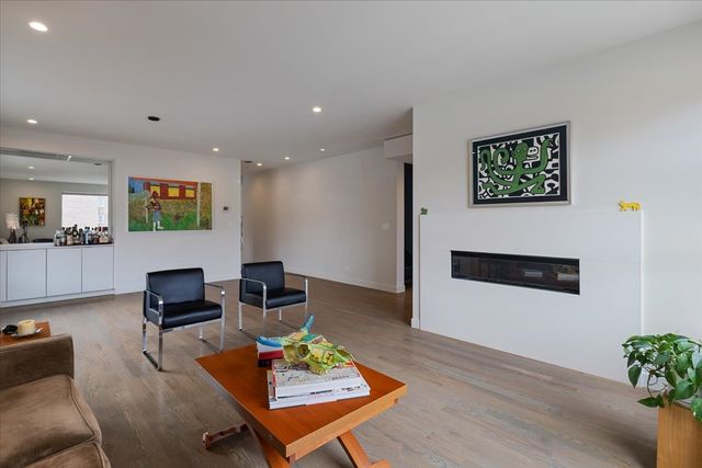 559 E 50th Street, Chicago, IL 60615