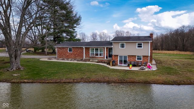 8357 N County Road 300 W, Seymour, IN 47274