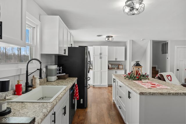 8357 N County Road 300 W, Seymour, IN 47274