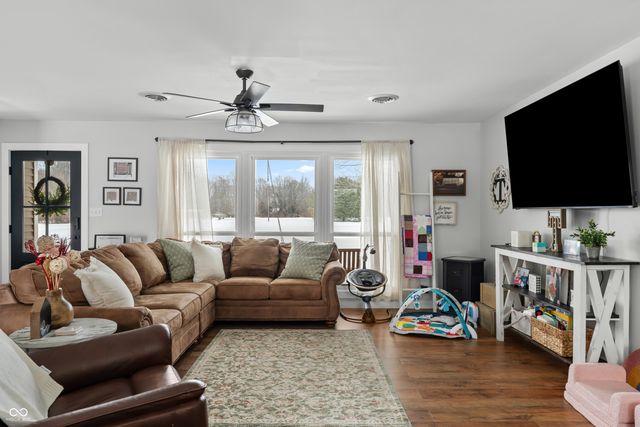 8357 N County Road 300 W, Seymour, IN 47274