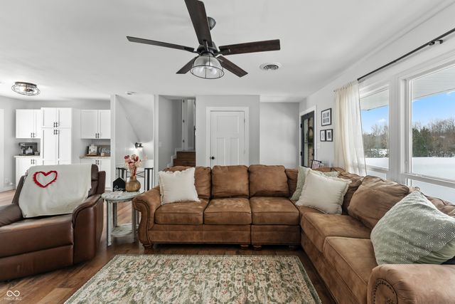 8357 N County Road 300 W, Seymour, IN 47274