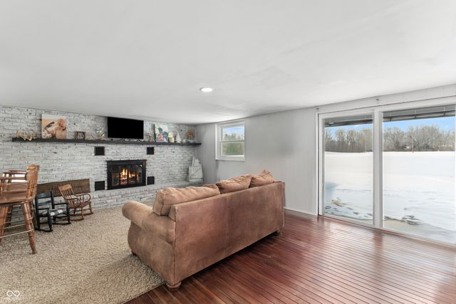 8357 N County Road 300 W, Seymour, IN 47274