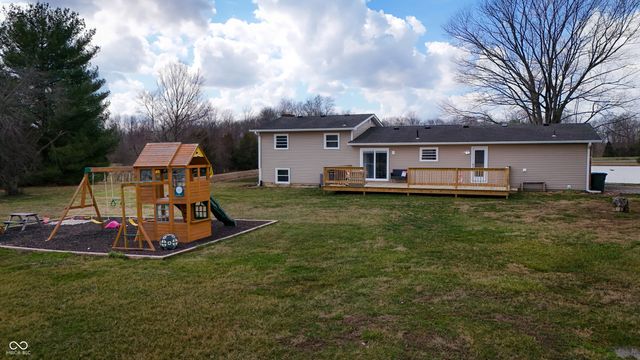 8357 N County Road 300 W, Seymour, IN 47274