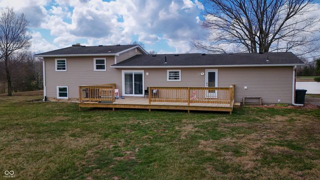 8357 N County Road 300 W, Seymour, IN 47274
