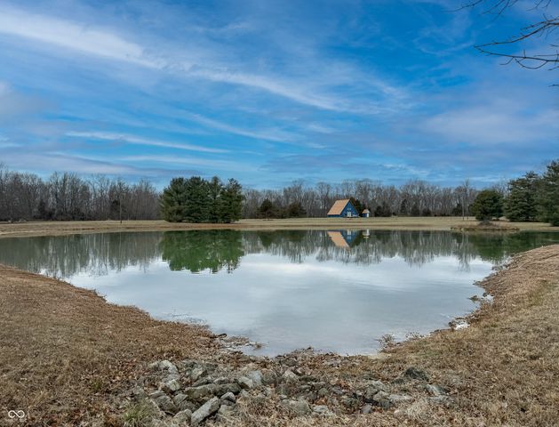 8357 N County Road 300 W, Seymour, IN 47274