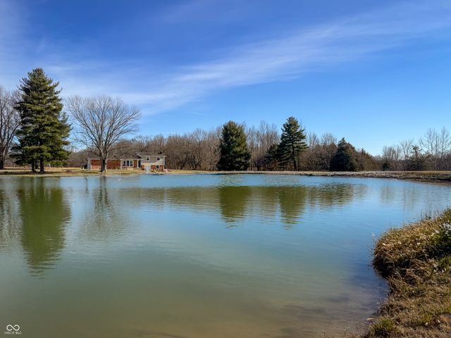 8357 N County Road 300 W, Seymour, IN 47274