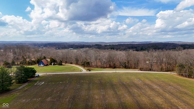 8357 N County Road 300 W, Seymour, IN 47274