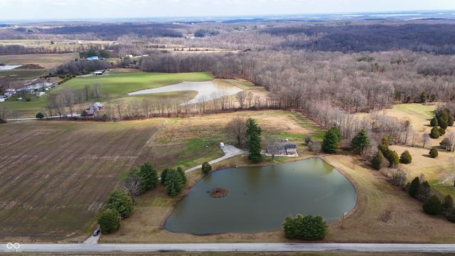 8357 N County Road 300 W, Seymour, IN 47274
