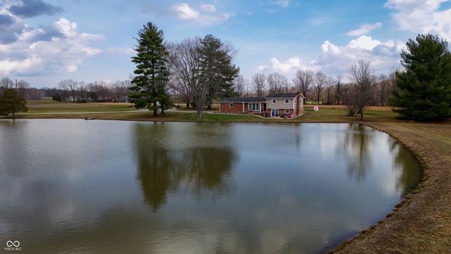 8357 N County Road 300 W, Seymour, IN 47274