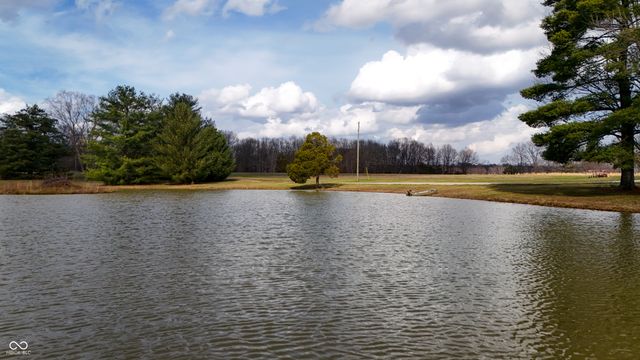 8357 N County Road 300 W, Seymour, IN 47274