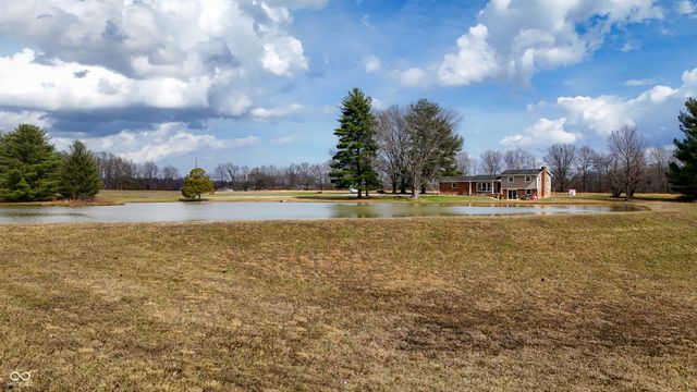 8357 N County Road 300 W, Seymour, IN 47274