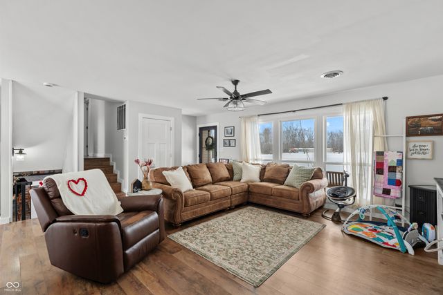8357 N County Road 300 W, Seymour, IN 47274