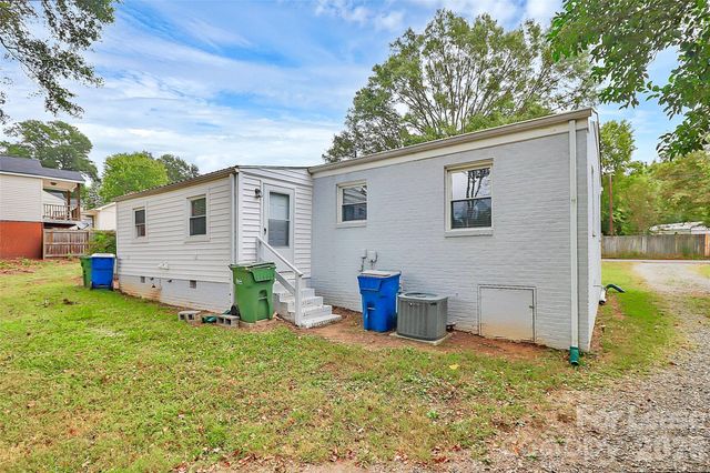 405 Pine Street, Mount Holly, NC 28120