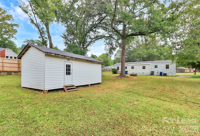405 Pine Street, Mount Holly, NC 28120