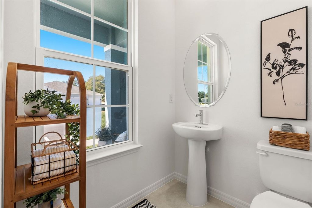 Image 15 of property listing at 711 BLISSFUL GARDENS WAY, Apopka, FL 32703