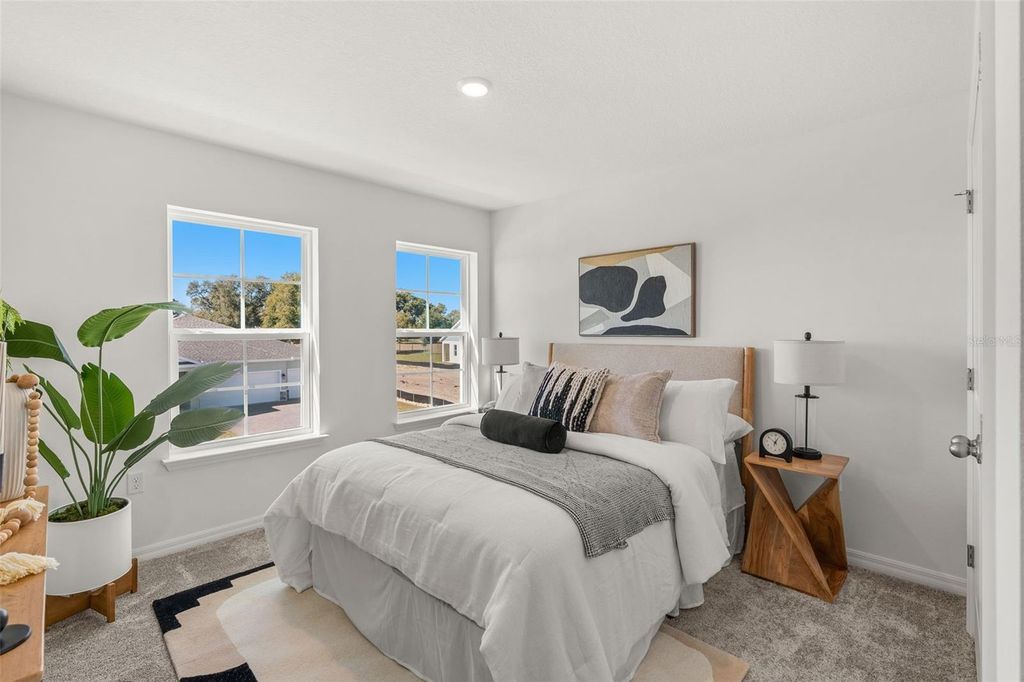 Image 24 of property listing at 711 BLISSFUL GARDENS WAY, Apopka, FL 32703