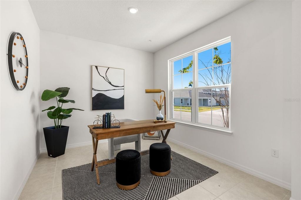 Image 30 of property listing at 711 BLISSFUL GARDENS WAY, Apopka, FL 32703