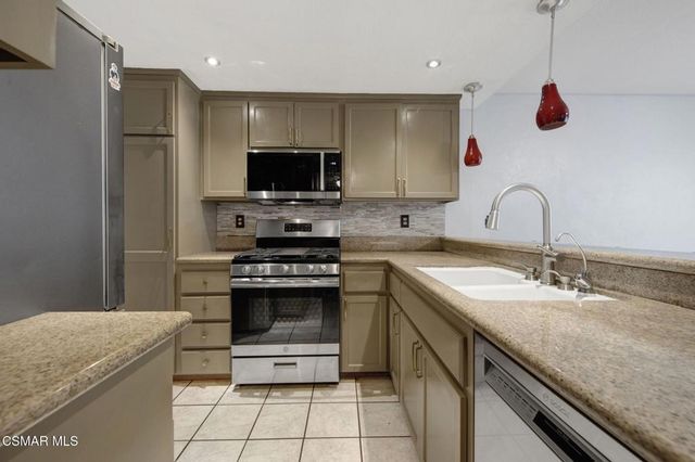 543 E Arrow Highway 43, Azusa, CA 91702