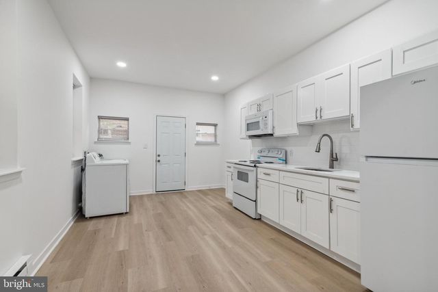 5803 W THOMPSON ST, Philadelphia, PA 19131