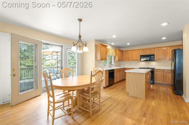 9124 Countrywood Drive, Plymouth, MI 48170