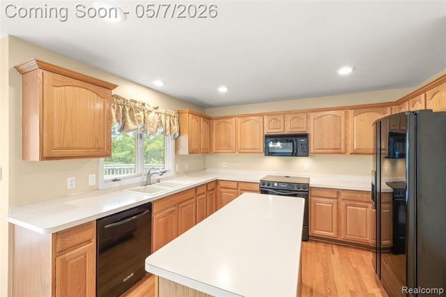 9124 Countrywood Drive, Plymouth, MI 48170