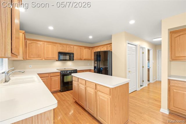 9124 Countrywood Drive, Plymouth, MI 48170