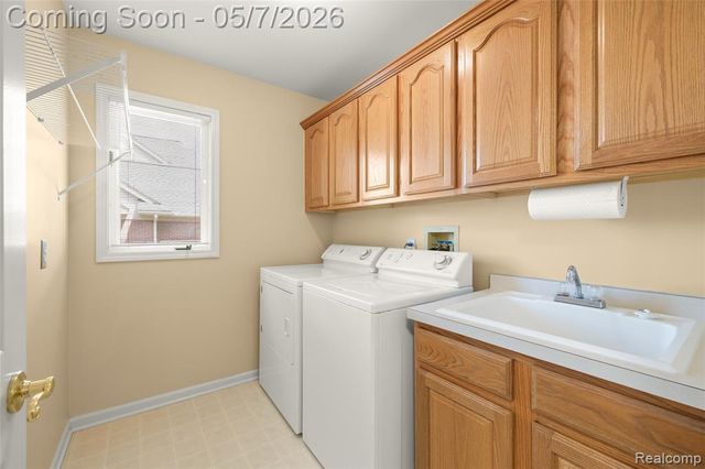 9124 Countrywood Drive, Plymouth, MI 48170