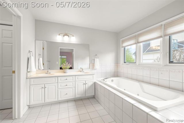 9124 Countrywood Drive, Plymouth, MI 48170