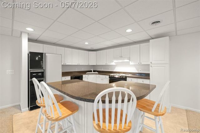 9124 Countrywood Drive, Plymouth, MI 48170