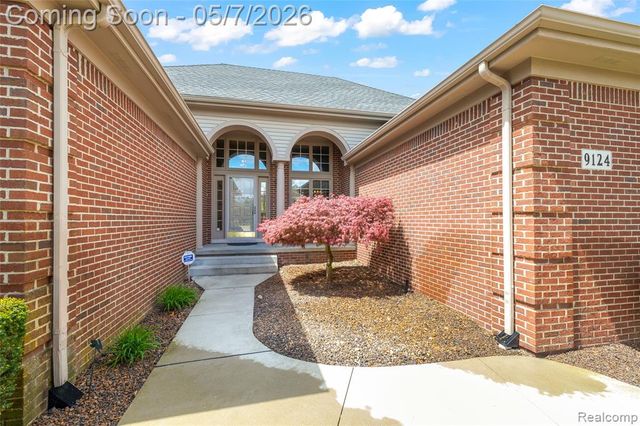 9124 Countrywood Drive, Plymouth, MI 48170
