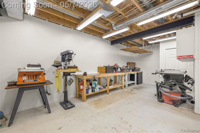 9124 Countrywood Drive, Plymouth, MI 48170